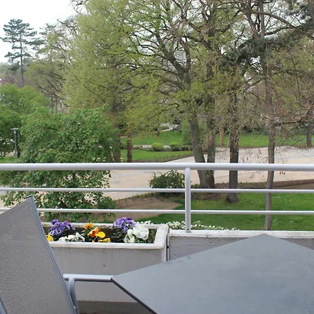 Im Royal Apartment *